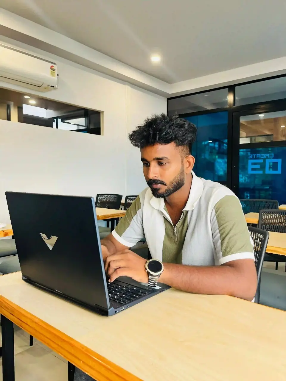 rohith doing work - digital marketing specialist in kannur